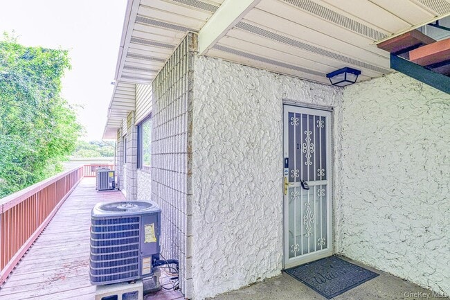 Building Photo - 104 Baldwin Ln