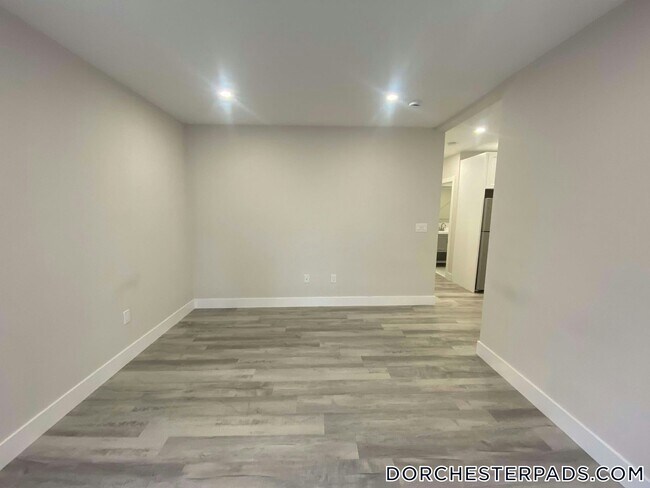 Building Photo - 10 Cawfield St