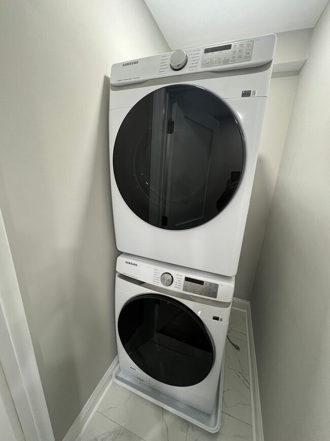 Building Photo - Beautiful New Constuction available for Rental