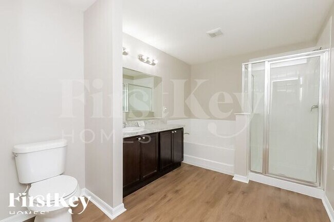 Building Photo - 7261 Somerset Pond Dr