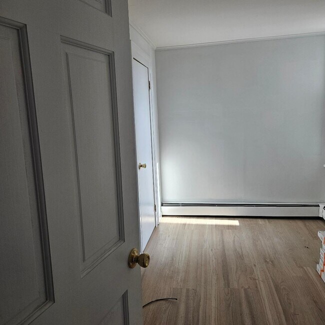 Building Photo - 29 Delano St