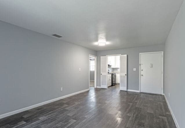Building Photo - 10605 N 56th St