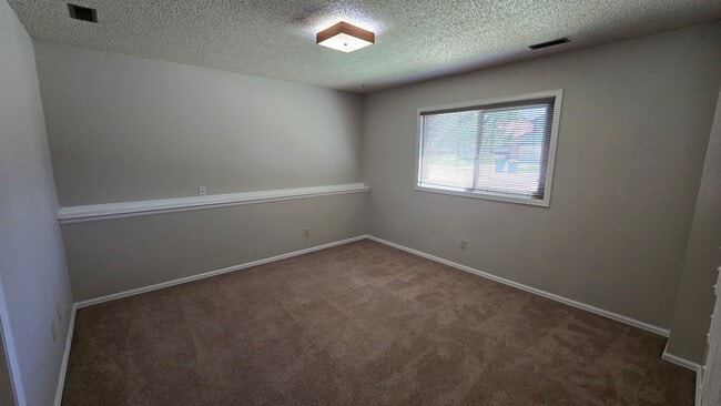 Building Photo - 4020 Thundercloud Dr