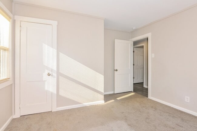 Building Photo - 8620 Graham Ln