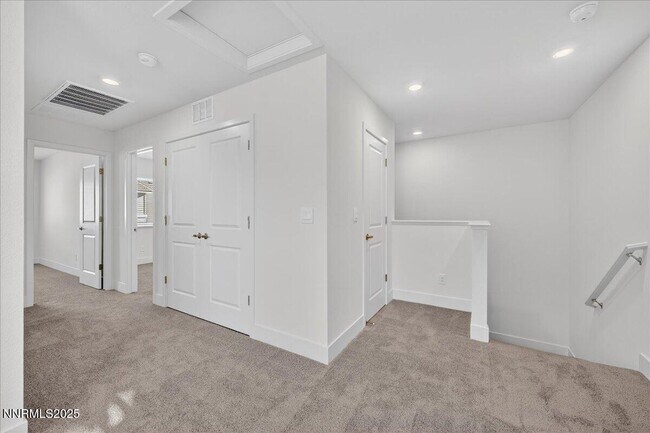 Building Photo - 1629 Icelandic Wy