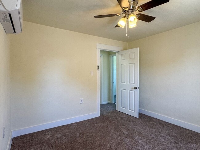 Building Photo - 1014 Hamilton Ave