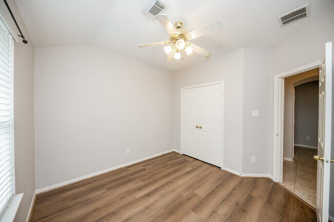Building Photo - 14618 Rochelle Ct