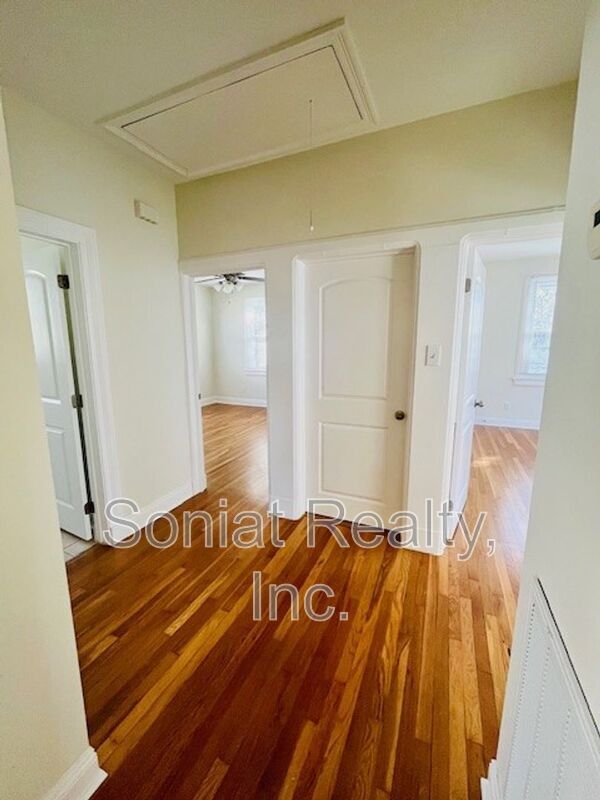 Building Photo - 3215 Nashville Ave