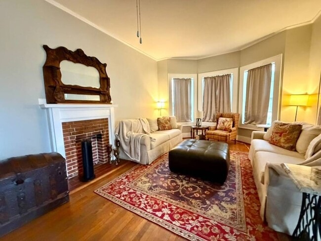 Building Photo - 102 Mulberry St