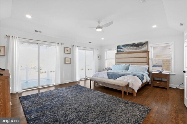 Building Photo - 739 N Massachusetts Ave