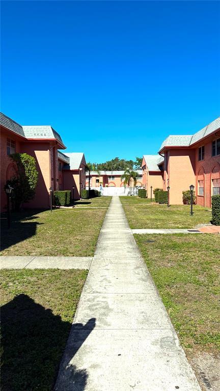 Building Photo - 257 SW Lincoln Cir N