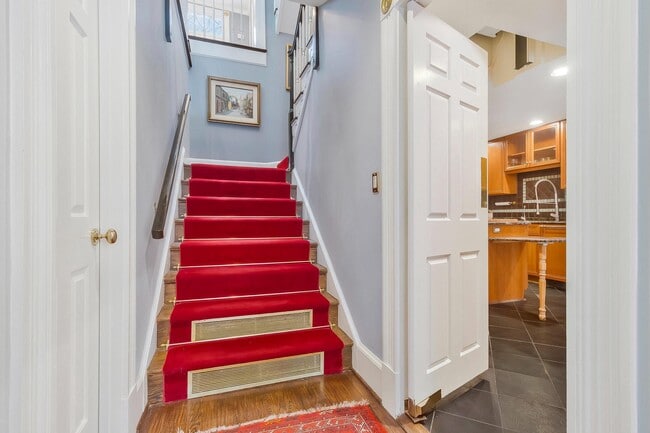 Building Photo - 3230 Volta Pl NW