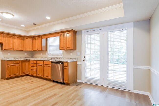 Building Photo - 101 Red Oak Dr