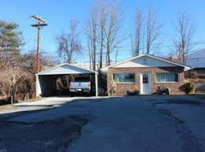Primary Photo - 228 Stoney Mountain Rd