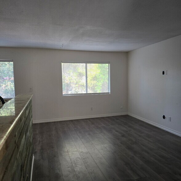Building Photo - 2616 Alpine Blvd