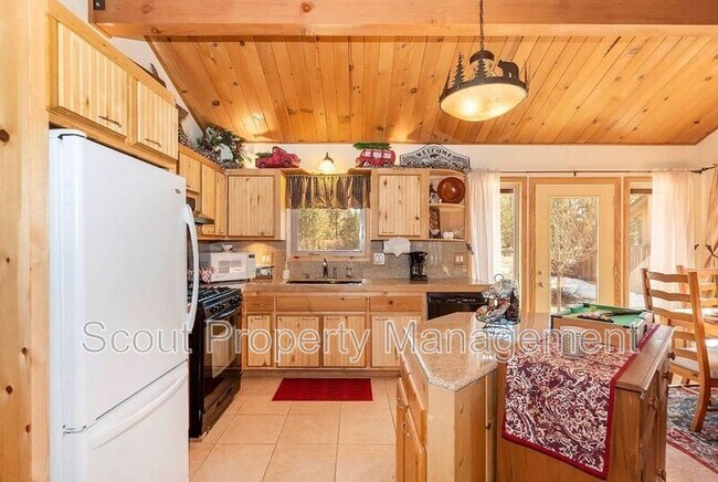 Building Photo - 199 Oriole Dr