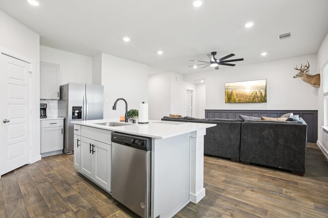 Building Photo - 109 Netherland St