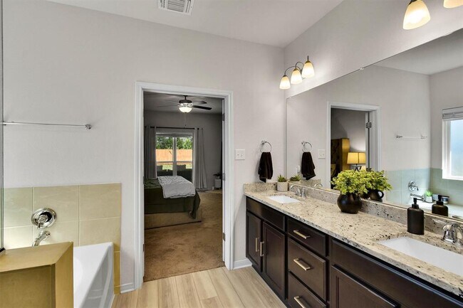 Building Photo - 632 Friar Tuck Dr