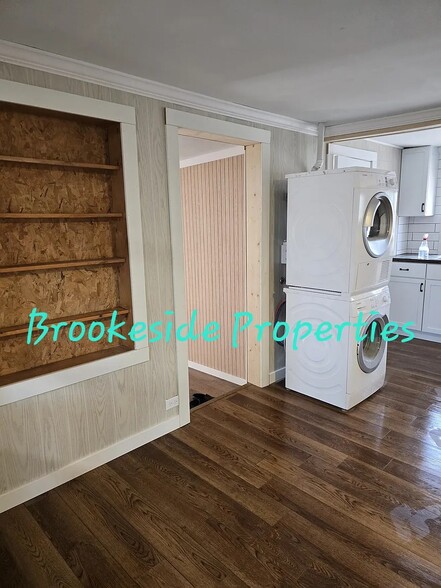 Washer/Dryer - 1326 E Hess Lake Dr