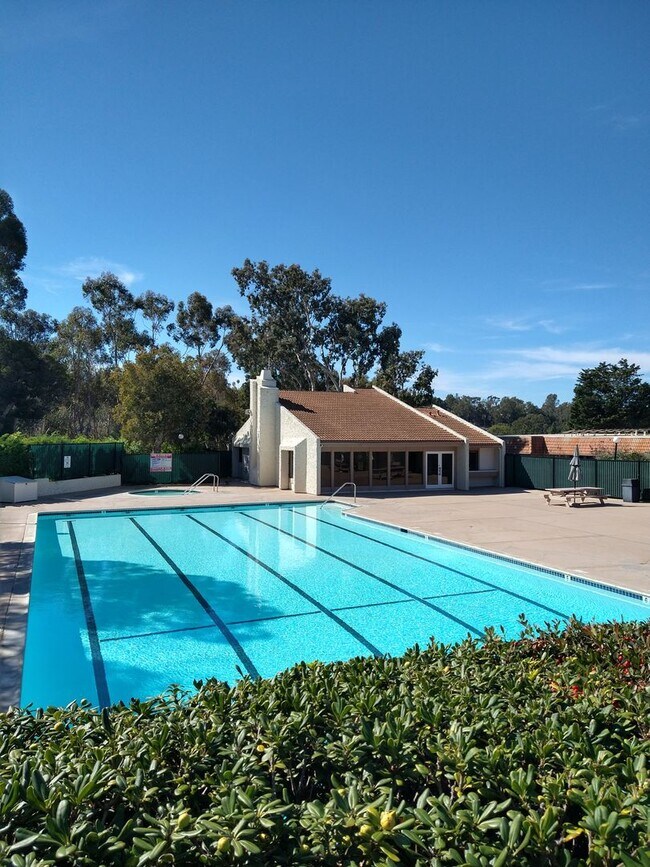 Building Photo - ALL UTILITIES INCLUDED! 3 Bed / 1 Bath Rem...