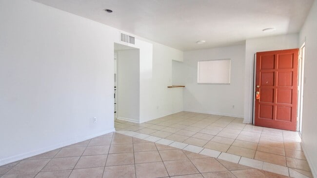 Building Photo - 119 Krueger St