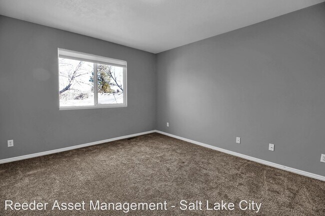 Building Photo - 6002 Liberty Oaks Cove