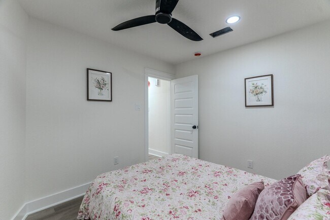 Building Photo - 3618 Tamfield Dr