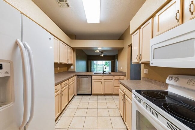 Building Photo - 38 Enclave Dr