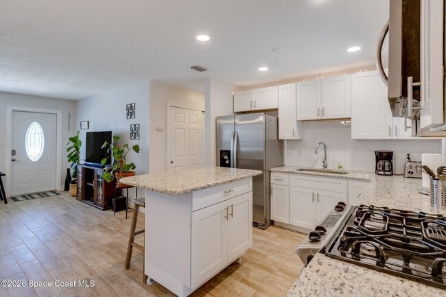 Building Photo - 101 E Dover St