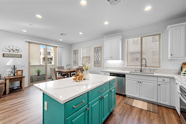 Building Photo - 2325 Verano Wy.