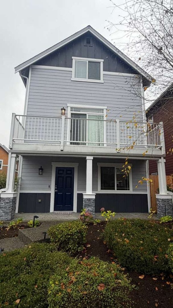 Building Photo - Spacious 3 Bedroom, 3 Bath End-Unit Condo – Parkview Village, Lynnwood