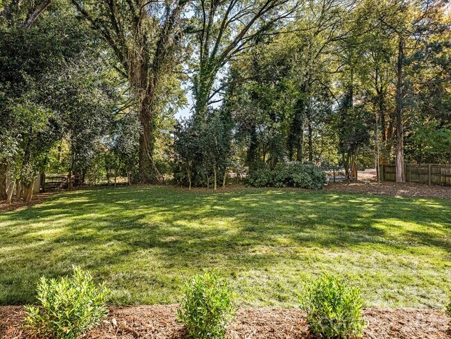 Building Photo - 1511 Cavendish Ct