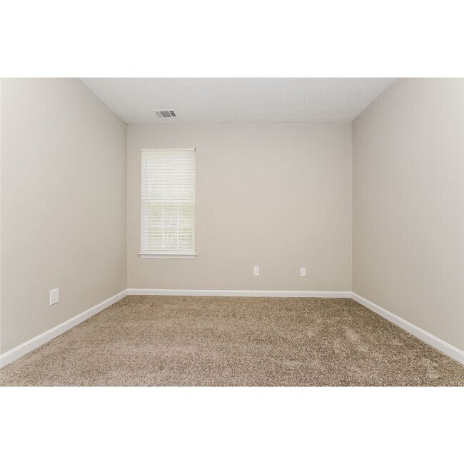 Building Photo - 4247 Chestnut Lake Ave