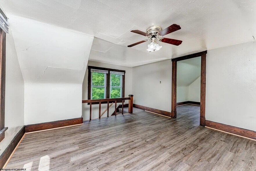 Building Photo - 565 Brockway Ave