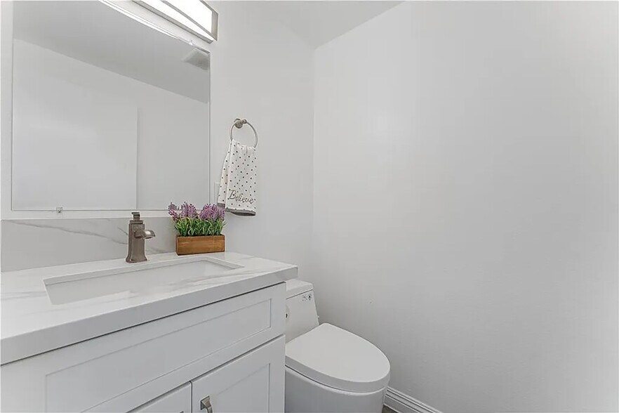 Building Photo - 126 Casuda Canyon Dr