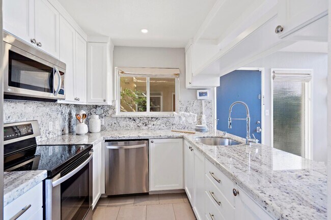 Building Photo - 3003 Melendy Dr