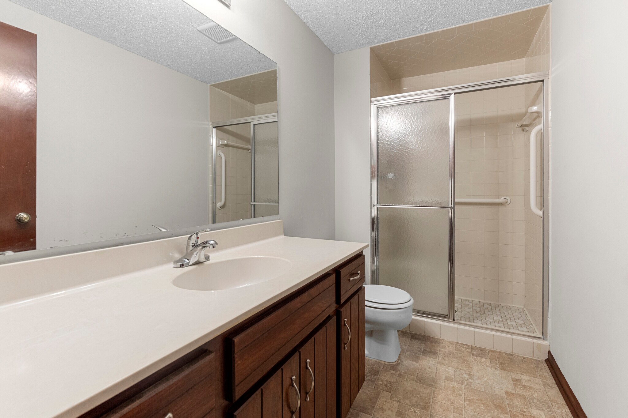 Lower-level bathroom - 9774 Dorset Ln
