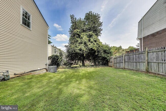 Building Photo - 10323 Snowpine Way