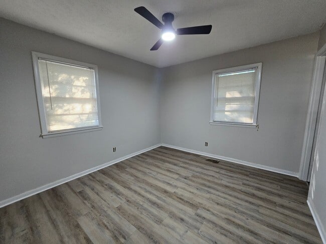 Building Photo - 745 Rustland Dr