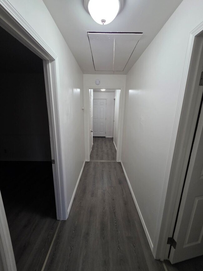 Building Photo - LIMITED TIME**1/2 OFF DEPOSIT**