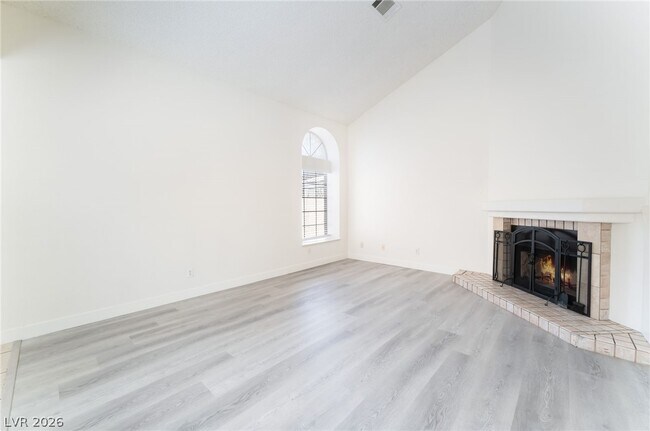 Building Photo - 3645 N Veneer Ln
