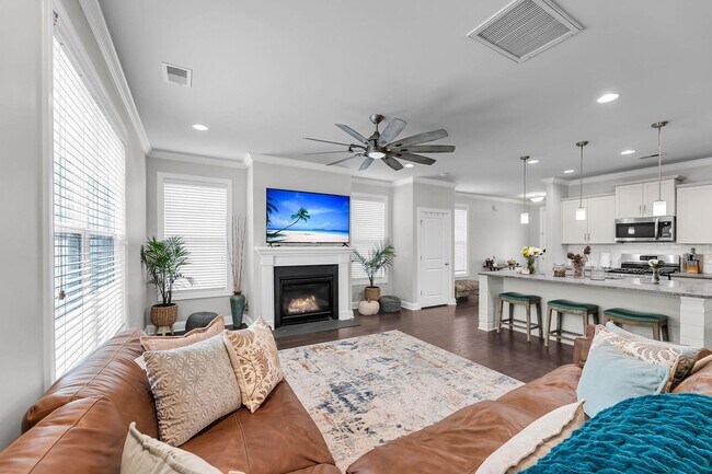 Building Photo - Beautiful 4BR/2.5BA Home in Highly Desirable Park West