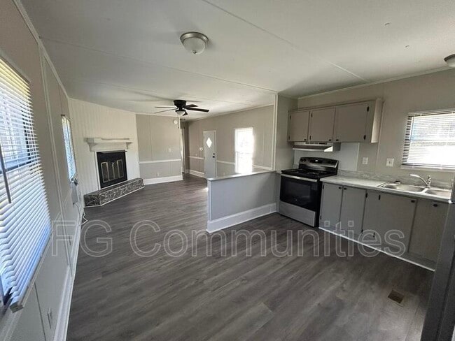 Building Photo - 109 Ray Cir