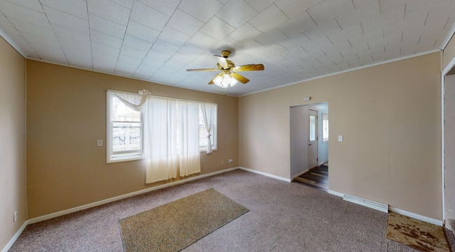 Building Photo - 3- Bedroom Home in Quiet Sparta Neighborhood