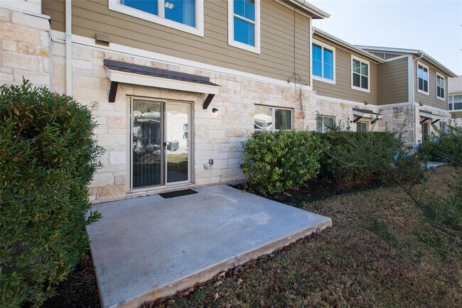 Building Photo - 1620 Bryant Dr