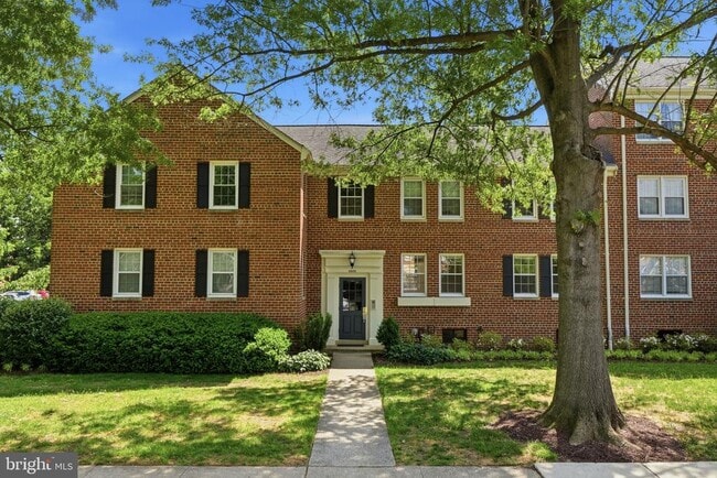 Building Photo - 6605 Potomac Ave