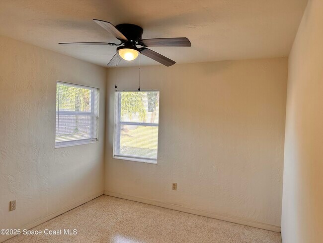 Building Photo - 140 Niemira Ave