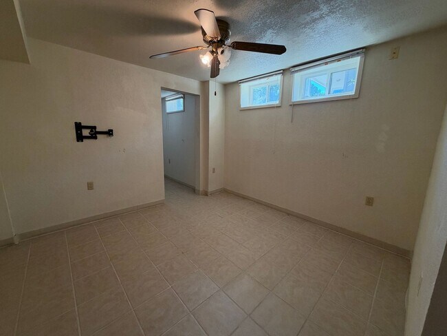 Building Photo - 1208 S Florence Pl