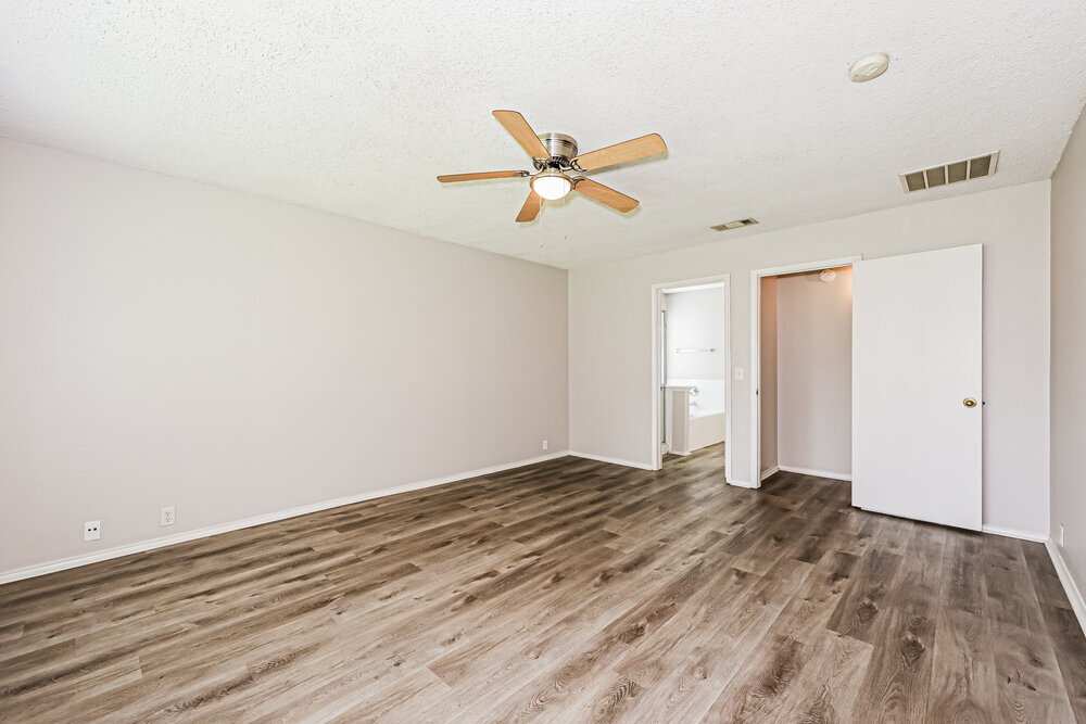 Building Photo - 322 Oakhurst Dr