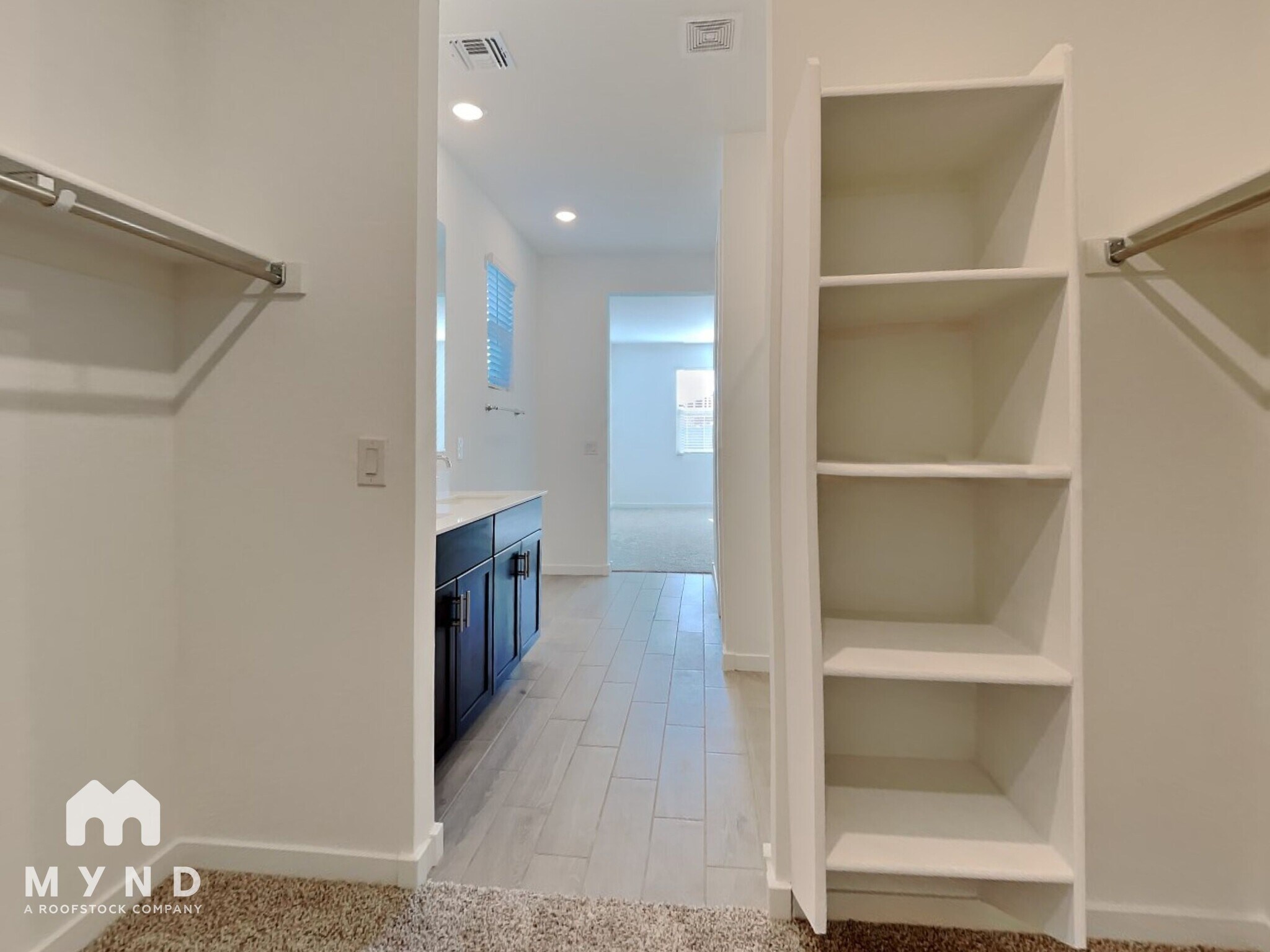 Building Photo - 17335 W Sunnyslope Ln